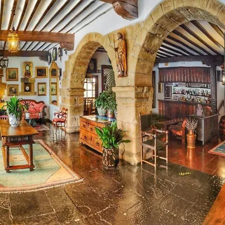 Hotel Museo Infantes 3*