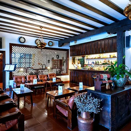 Museo Infantes 3* Santillana del Mar