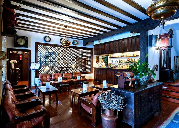 Museo Infantes 3* 桑提亚纳德玛