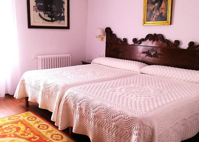 Museo Infantes 3* 桑提亚纳德玛